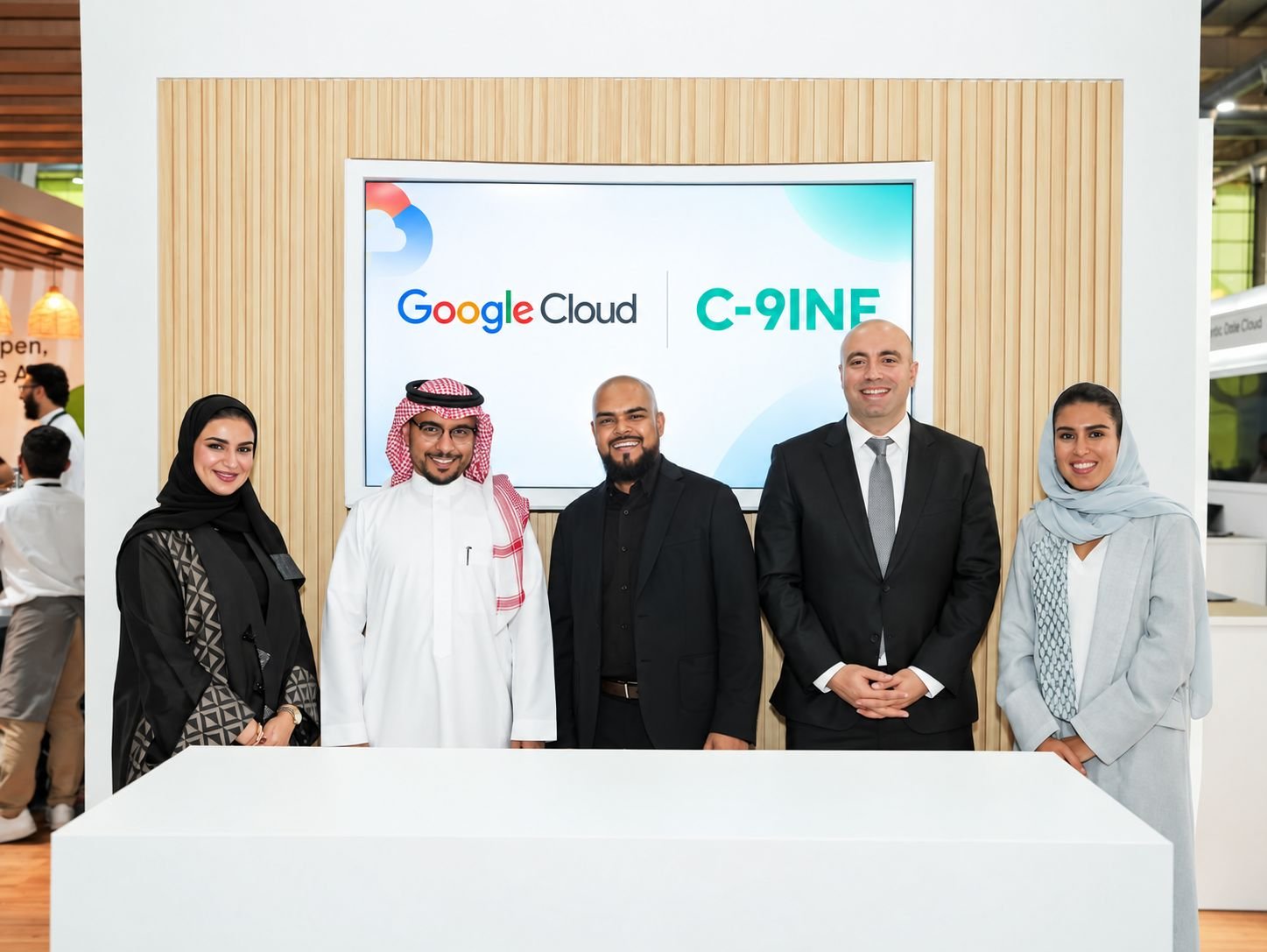 فريق C-9INE مع Google Cloud في Money20/20 السعودية